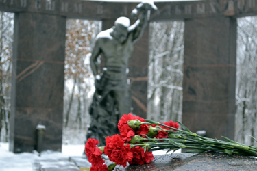 В Саратове почтили память земляков, погибших в боях на Северном Кавказе